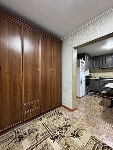 дом из оша: Продается дом🏠 📍Район западного автовокзала По ул. Жумабека Площадь — 4