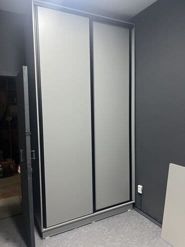 кухонный навесной шкаф: Кухонный гарнитур в современном стиле - Линейная компоновка с высоким — 13