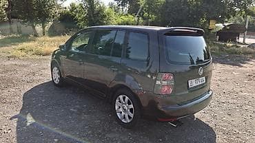 Унаа: Volkswagen Touran: 2018 г., 1.6 л, Кол менен иштөөчү, Бензин, Вэн/Минивэн — 4