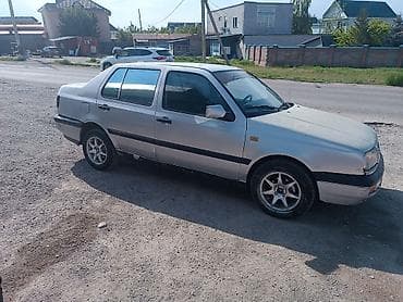 Volkswagen Vento: 1993 г., 1.8 л, Ручные, Бензин, Седан
