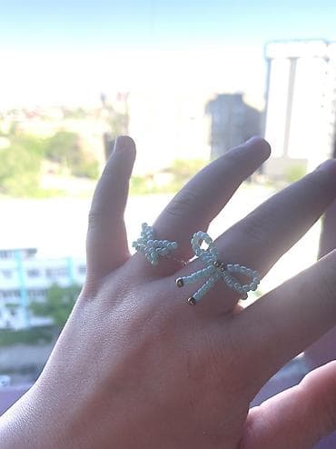 железо бу: Набор из 2 колец из бисера пастельно‑мятного цвета. - Модель 1 — 2