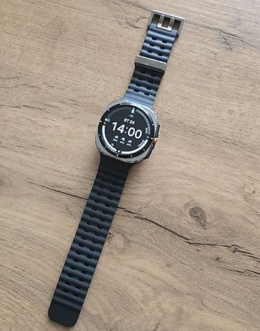 Samsung Galaxy watch ultra в хорошем состоянии в комплекте зарядка