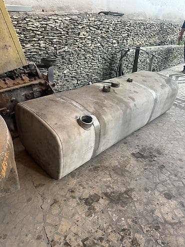 gs 350: Топливный бак DAF Б/у — 1