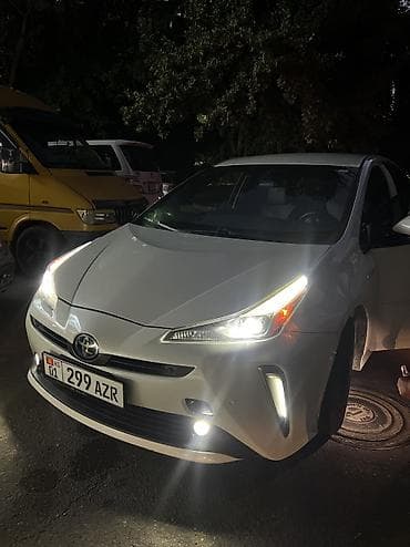 byd e2 2019: Toyota Prius: 2019 г., 1.8 л, Автомат, Гибрид, Хэтчбэк — 10