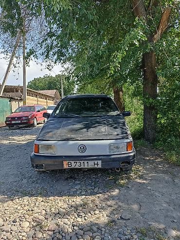 Volkswagen Passat: 1989 г., 1.8 л, Универсал