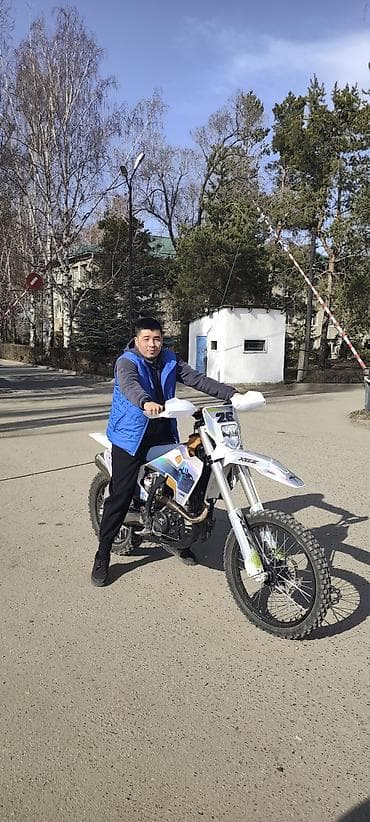 tsunami 100: Эндуро 300 куб. см, Бензин, Взрослый — 3