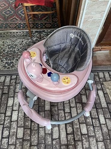 Продаётся комплект детских товаров: 1) Ходунки DeerKids (розовые) - — 1