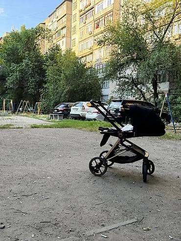 Есть чехол для ног зимний Прогулочная коляска компактного класса. -