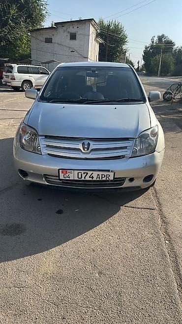 е34 2 5: Toyota Ist: 2002 г., Хэтчбэк — 4