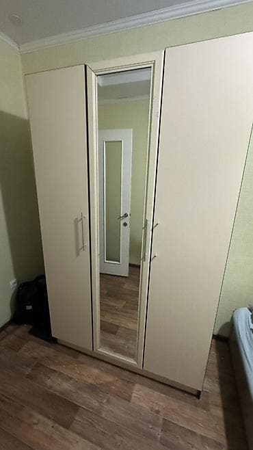 Продаю мебель в хорошем состоянии, две односпальной кровати и шкаф at lalafo.kg Продаю мебель в хорошем состоянии, две односпальной кровати и шкаф