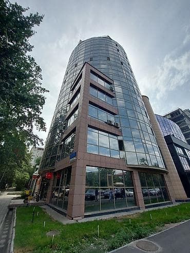 Аренда офисов, 450 м², В бизнес центре, С видом на горы, 1 линия, С отдельной кухней