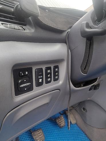 раздатка прадо: Toyota Previa: 2002 г., 2.4 л, Ручные, Бензин, Минивэн — 8