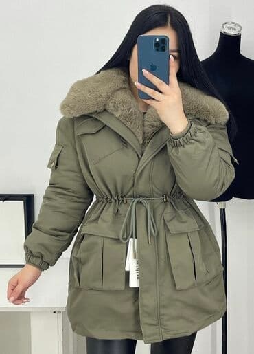 теплый и удобный: Куртка теплая почти новая, я носила её всего месяц в конце — 2