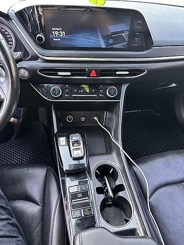 полик на саната: Hyundai Sonata: 2019 г., 2 л, Автомат, Газ, Седан — 10