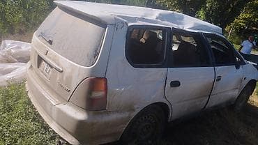 бити машина: Honda Odyssey: 2000 г., 2.3 л, Автомат, Бензин, Минивэн — 4