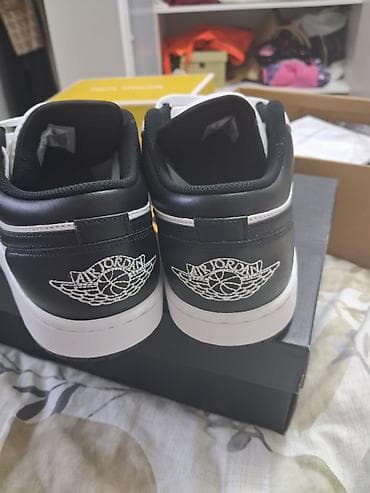 Мужские кроссовки, 41, Air Jordan, Новый, цвет - Белый, Платная доставка at lalafo.kg Мужские кроссовки, 41, Air Jordan, Новый, цвет - Белый, Платная доставка