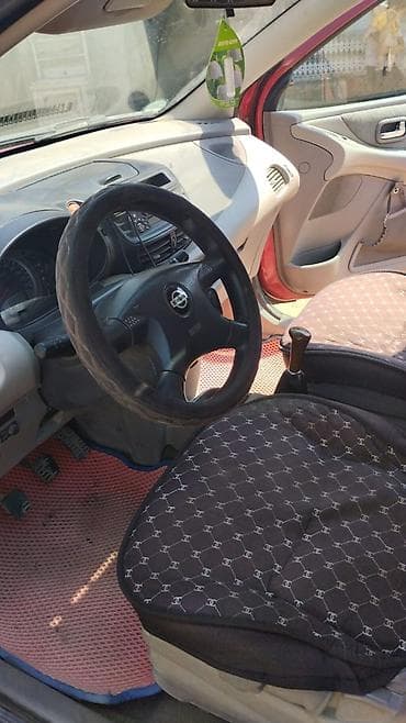70 сом: Nissan Almera Tino: 2002 г., 1.8 л, Кол менен иштөөчү, Бензин, Хетчбек — 2