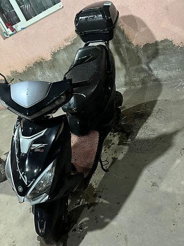 rx крышка: Скутер (50–150 см³, по виду линейки Z/ZS) в чёрном цвете с агрессивной — 3