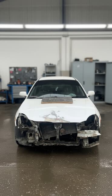 продаю ка: Продажа автомобиля на восстановление/разбор. Кузов: седан, белый — 1