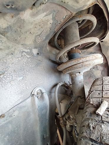 запчасти нексиа: Ниссан блюберд 89 год, универсал. Продам: -Стойки амортизатора в — 1