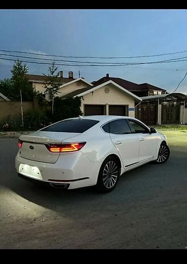 дальний: Kia K5: 2022 г. — 2