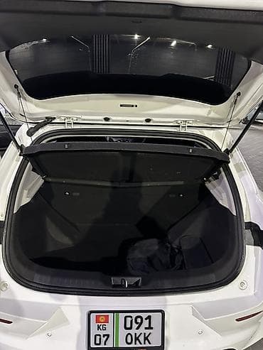 wuling mini ev: BYD E2: 2025 г., Автомат, Электромобиль, Хэтчбэк — 6