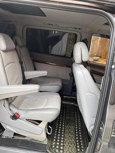 ниже: Mercedes-Benz Viano: 2010 г., 3 л, Автомат, Дизель, Минивэн — 6