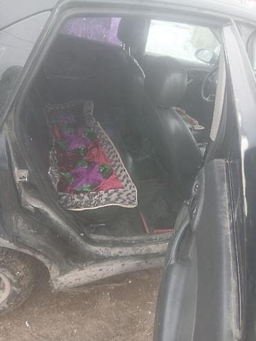 astra h: Ford Focus: 2001 г., 2 л, Механика, Бензин, Седан — 6