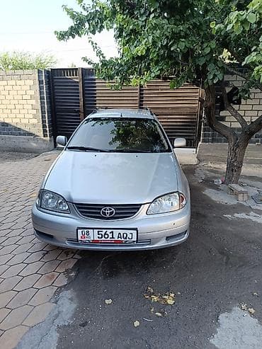 Toyota Avensis: 2001 г., 1.8 л, Механика, Бензин, Универсал