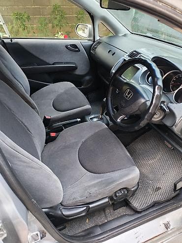 Honda Fit: 2002 г., 1.3 л, Вариатор, Бензин, Хэтчбэк — 8