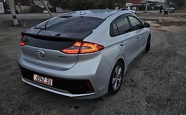 куплю тайота: Toyota Prius: 2018 г., 1.6 л, Электромобиль, Хэтчбэк — 9