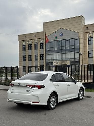 Toyota Corolla: 2020 г., 1.8 л, Автомат, Гибрид, Седан — 7