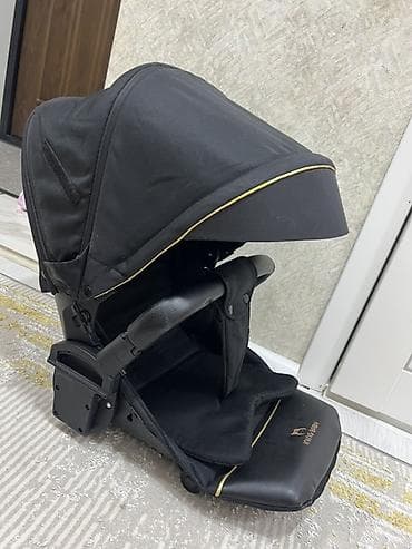 детская коляска 3 в 1: Прогулочная коляска (чёрная) с поворотным прогулочным блоком. В — 2