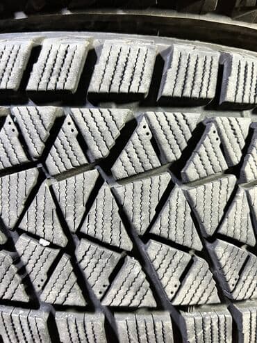 купить зимнюю резину 22565 r17: Зимняя японская шина. Фирма Bridgestone made in Japan. Размер — 2