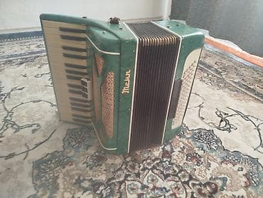 синтезатор б у: Аккордеон Melodija (Melodija-Menges), зелёный перламутровый корпус — 4