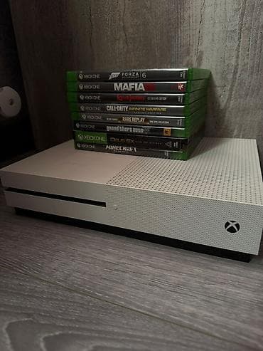Xbox One S (белая консоль с дисководом) + набор дисков Особенности