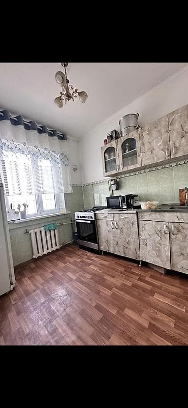 Батирлерди сатуу: 3 бөлмө, 65 м², 105-серия, 105-серия, 5 кабат, Эски ремонт — 1