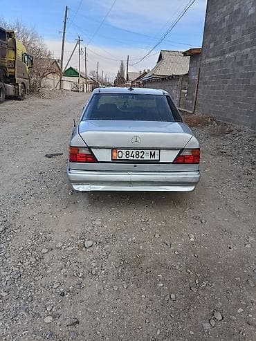 mazda demio 2005: Mercedes-Benz W124: 1989 г., 2.3 л, Механика, Газ, Седан — 5