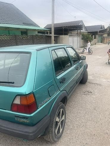 ом: Volkswagen Golf: 1990 г., 1.8 л, Механика, Бензин, Хэтчбэк — 3