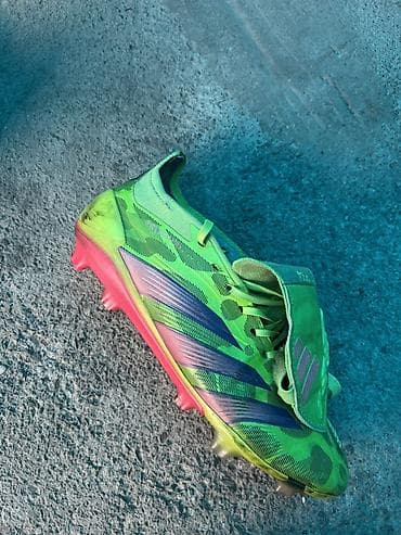 ваеная форма: Футбольные бутсы Adidas (FG) для натурального газона. размер 41 - — 2