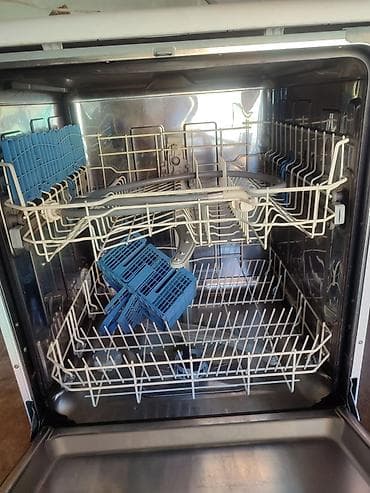 бу пасуда: Б/у в хорошем состоянии.Посудомоечная машина Indesit, полноразмерная — 2