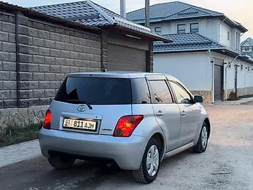 Toyota Ist: 2003 г., 1.3 л, Автомат, Бензин, Хэтчбэк