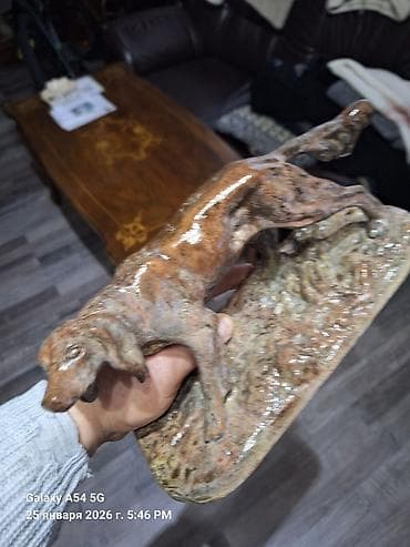 металлические уголки: Статуэтка чугунная сеттер, в обмеднении 10000с.тоголок молдо — 2