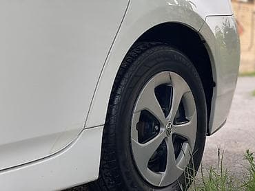 гибрид машина бишкек: Toyota Prius: 2013 г., 1.8 л, Вариатор, Гибрид, Хэтчбэк — 6