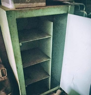 железный шкафы: Шкаф для инструментов, Б/у — 2