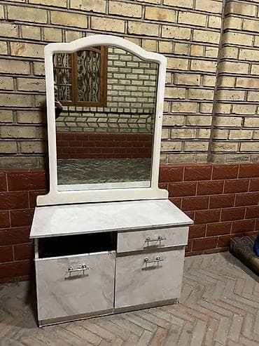 Туалетный столик, С зеркалом, цвет - Белый, ЛДСП