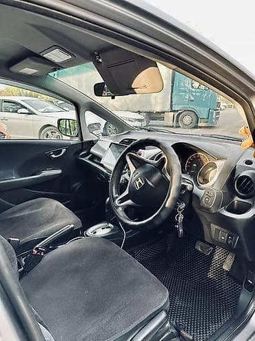 подголовник фит: Honda Fit: 2008 г., 1.3 л, Автомат, Бензин, Хэтчбэк — 3