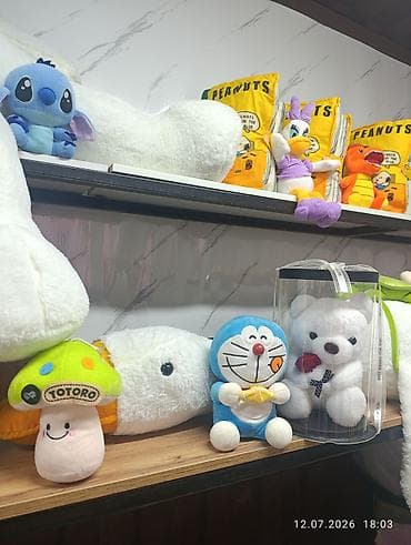 Мягкие игрушки и декоративные подушки - Плюшевые персонажи и