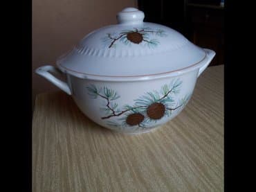 я ищу посуда: Продаю новый набор посуды ( Россия). На 6 персон, 26 предметов. Можно — 2