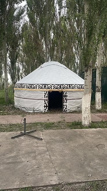 продать антиквариат: Юрта традиционного типа с орнаментом. - Диаметр ориентировочно 5–6 м — 1